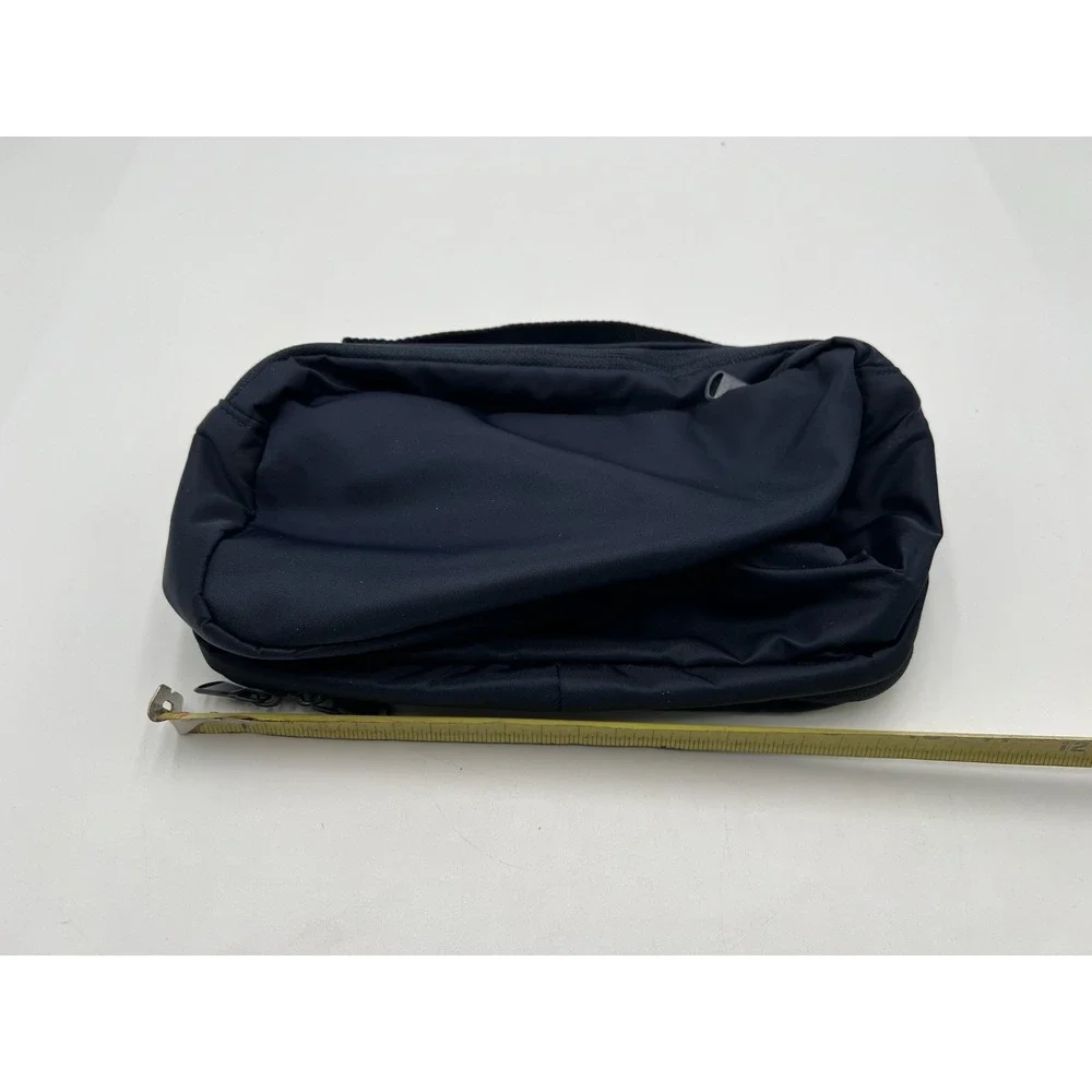Lands' End Navy Toiletry Travel Bag Organizer Cosmetic Case Nylon